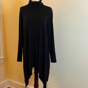 Chicos Featherweight Black Turtleneck Sweater Handkerchief Hem Size 1